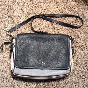 Cross body Kate Spade purse